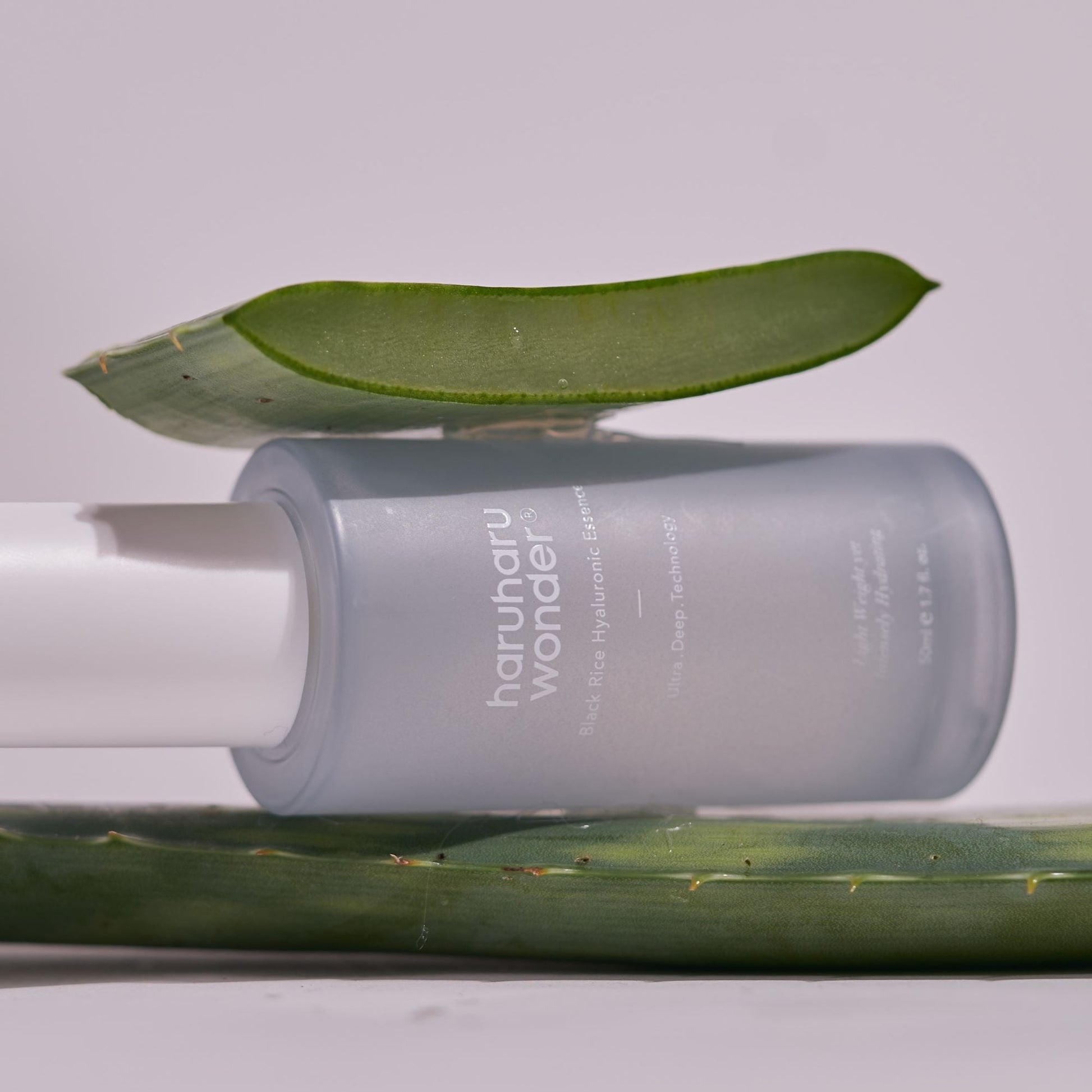 haruharu wonder Black Rice Hyaluronic Essence 50ml  -La Cosmetique