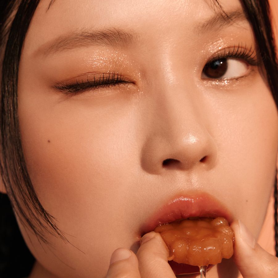 Peripera All Take Mood Like Palette with colorful eyeshadow shades in a compact palette for versatile eye makeup looks.
