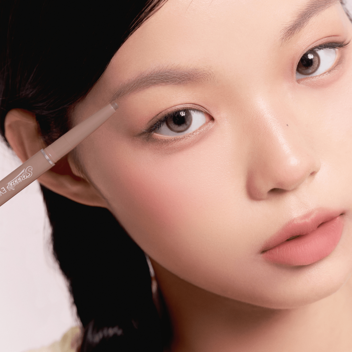 Peripera Speedy Eyebrow Auto Pencil for natural-looking eyebrows with precise application and smooth texture.